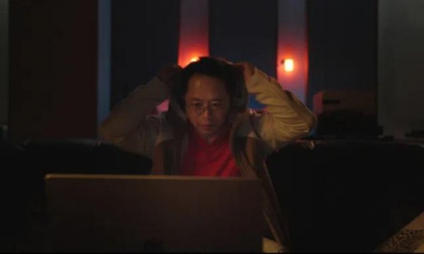 汇丰配资 周鸿祎直播演示纳米AI，助力设计师告别假期加班